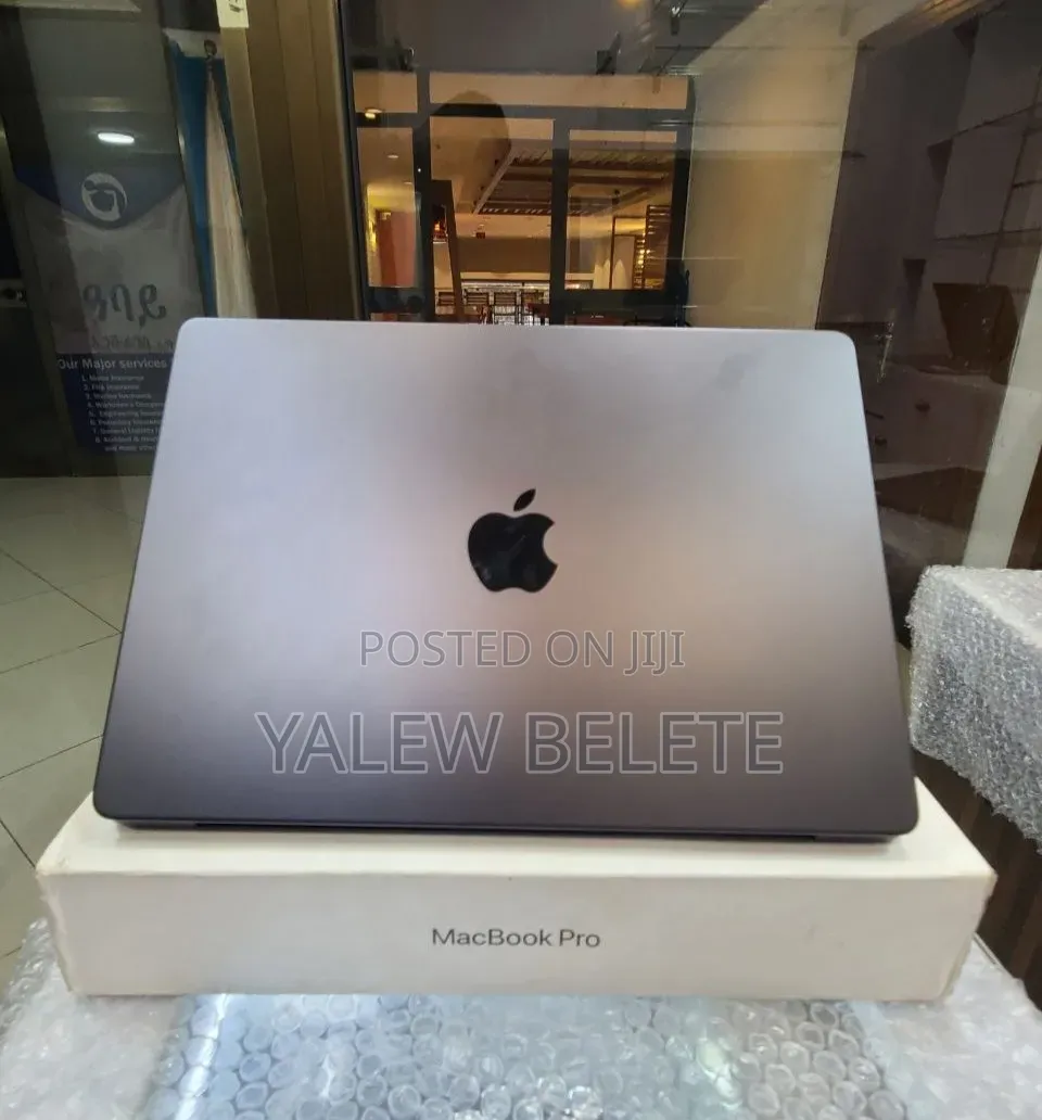 New Laptop Apple MacBook Pro 16GB Apple M5 SSD 512GB