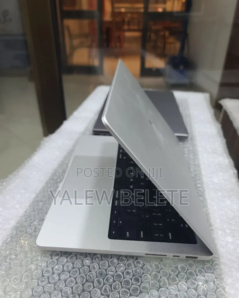 New Laptop Apple MacBook Pro 2021 M1 16GB Apple M1 Pro SSD 512GB
