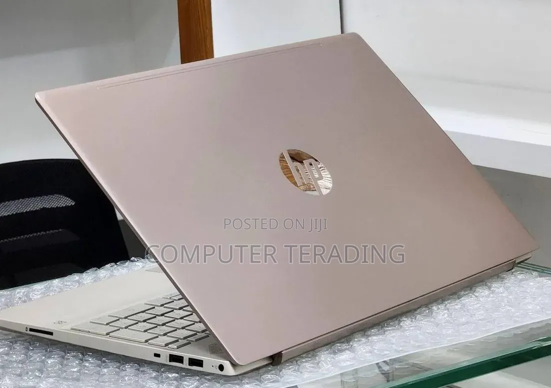 New Laptop HP Pavilion 15 8GB Intel Core i5 SSD 512GB