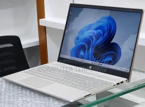 New Laptop HP Pavilion 15 8GB Intel Core i5 SSD 512GB