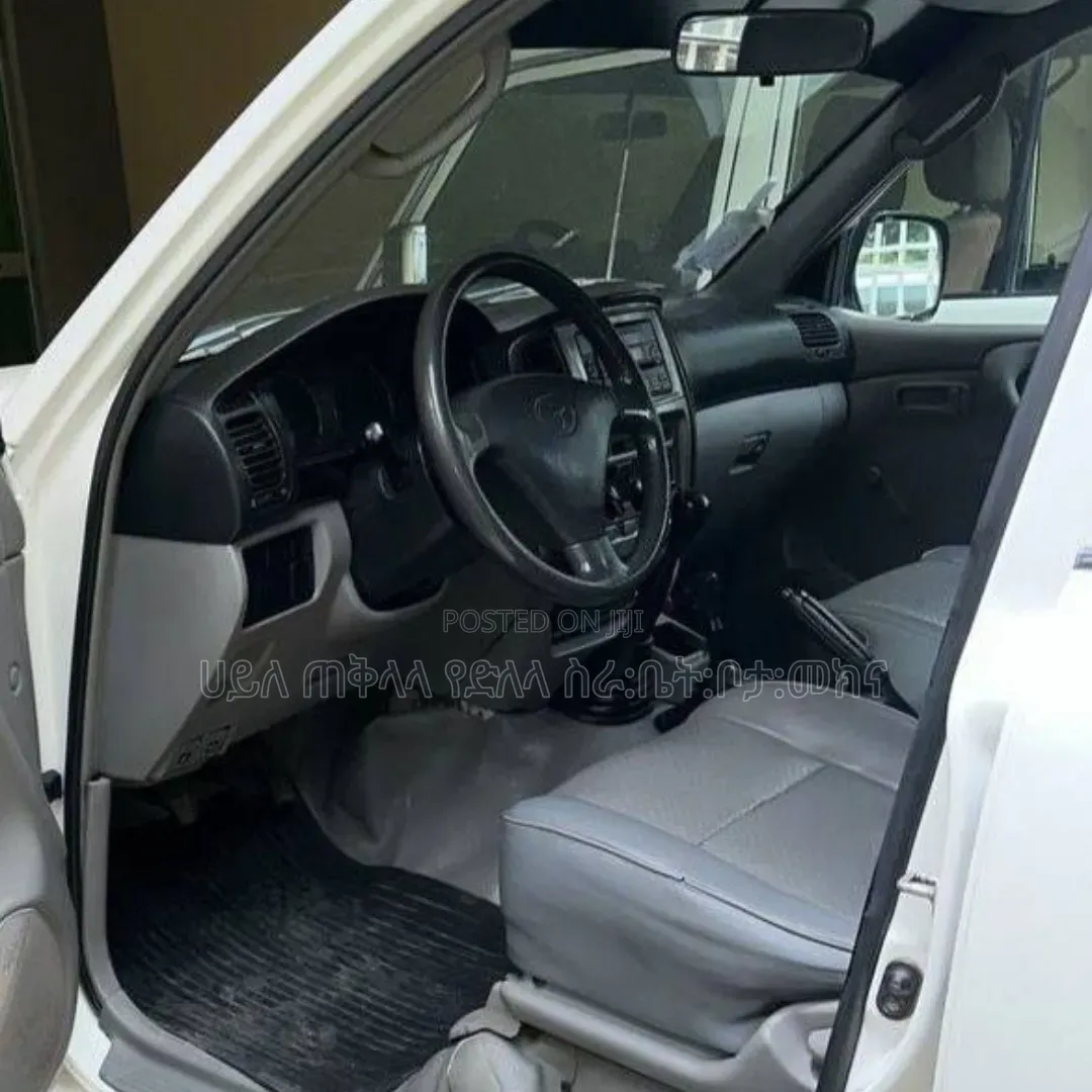Toyota Land Cruiser 2007 Ivory