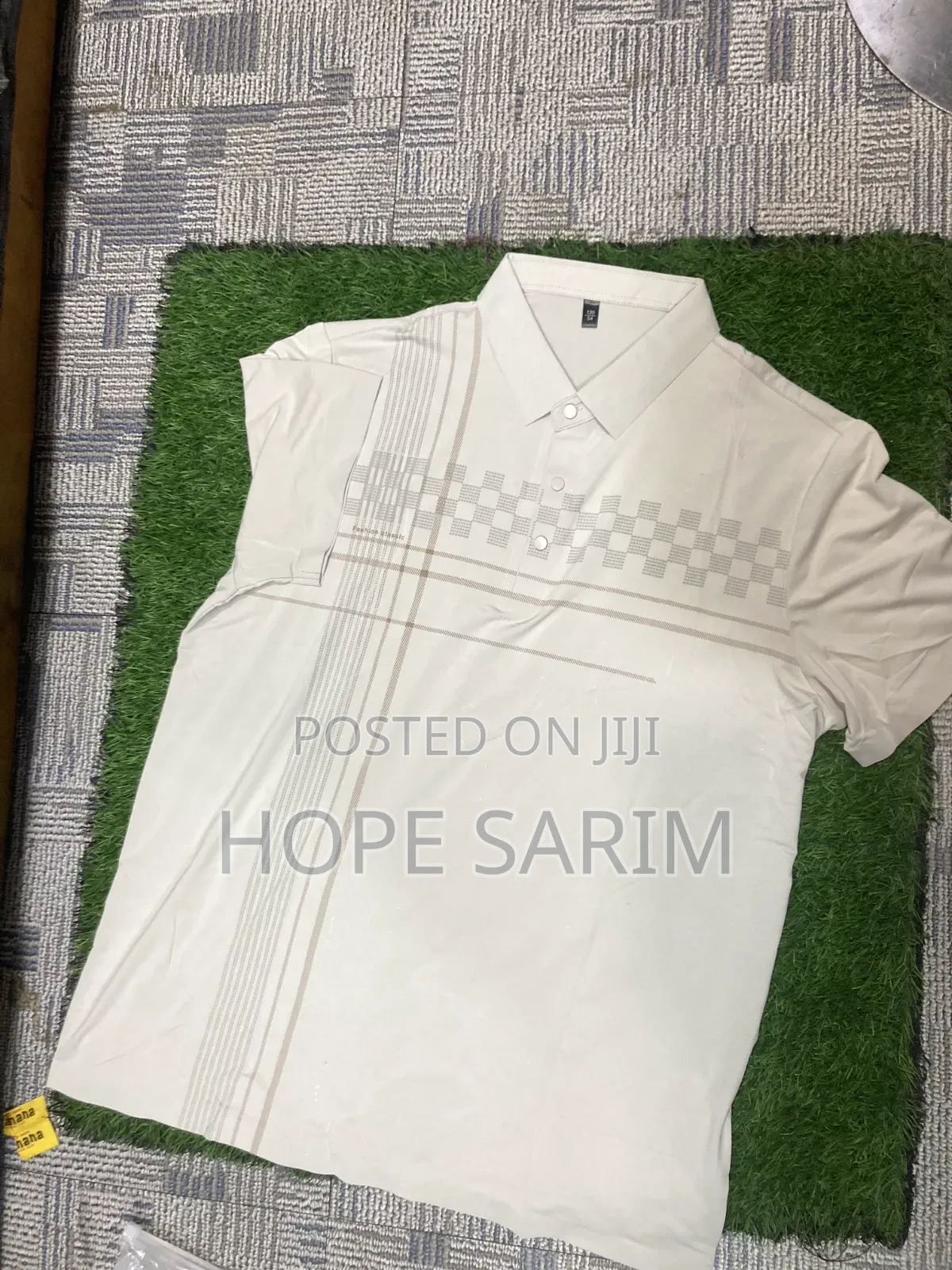 Elegant Patterned Short-Sleeve Polo - Cream