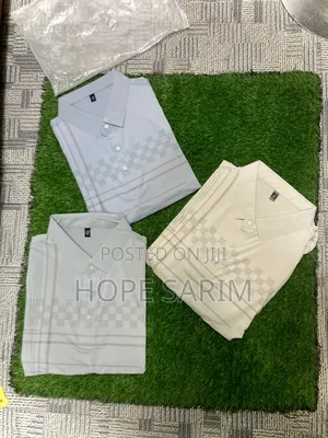 Elegant Patterned Short-Sleeve Polo - Cream