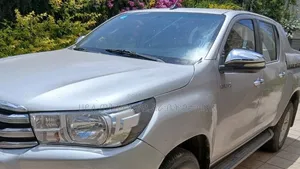 Toyota Hilux 2016 Silver