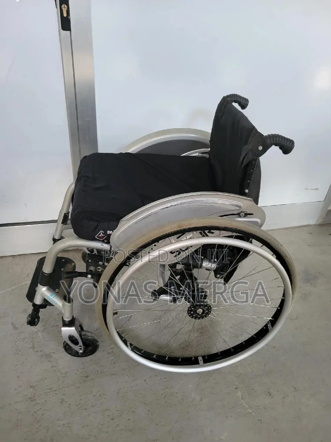 Wheelchair尾脊s-Tube Is a Rigid Wheelchair Made of High Quality Aluminum
