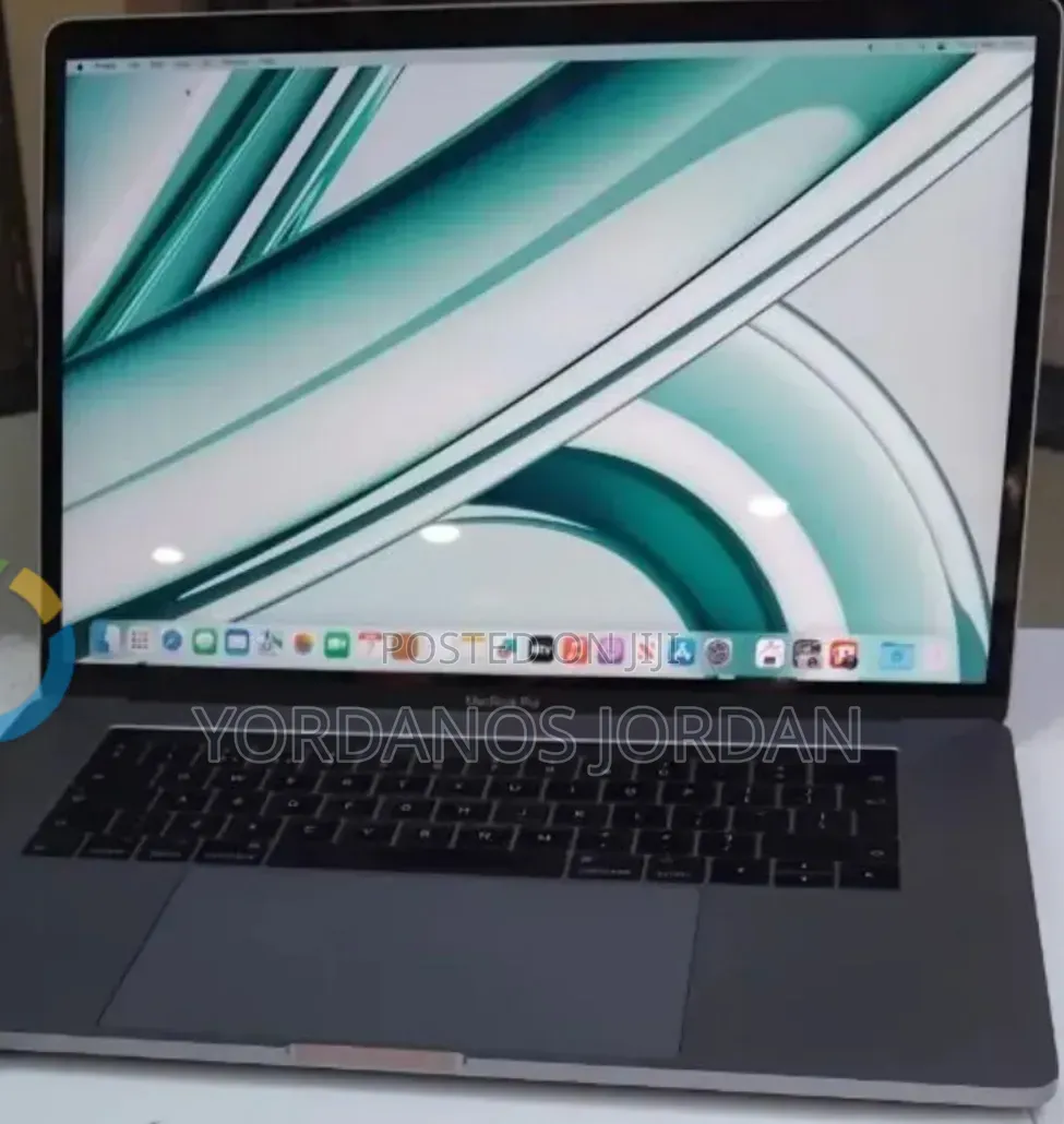 New Laptop Apple MacBook Pro 2017 16GB Intel Core i7 SSD 512GB