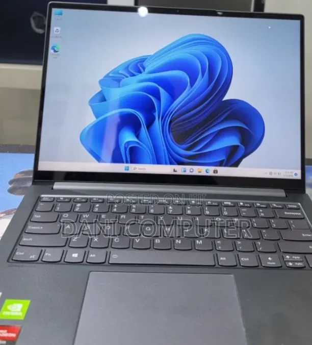 New Laptop Lenovo Yoga 2 16GB AMD Ryzen 7 SSD 512GB
