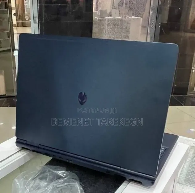 New Laptop Alienware X16 32GB Intel Core Ultra 9 SSD 1T