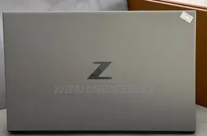 New Laptop HP ZBook Firefly G8 16GB Intel Core i7 SSD 512GB