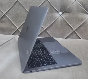 New Laptop Apple MacBook Pro 2017 16GB Intel Core i5 SSD 512GB
