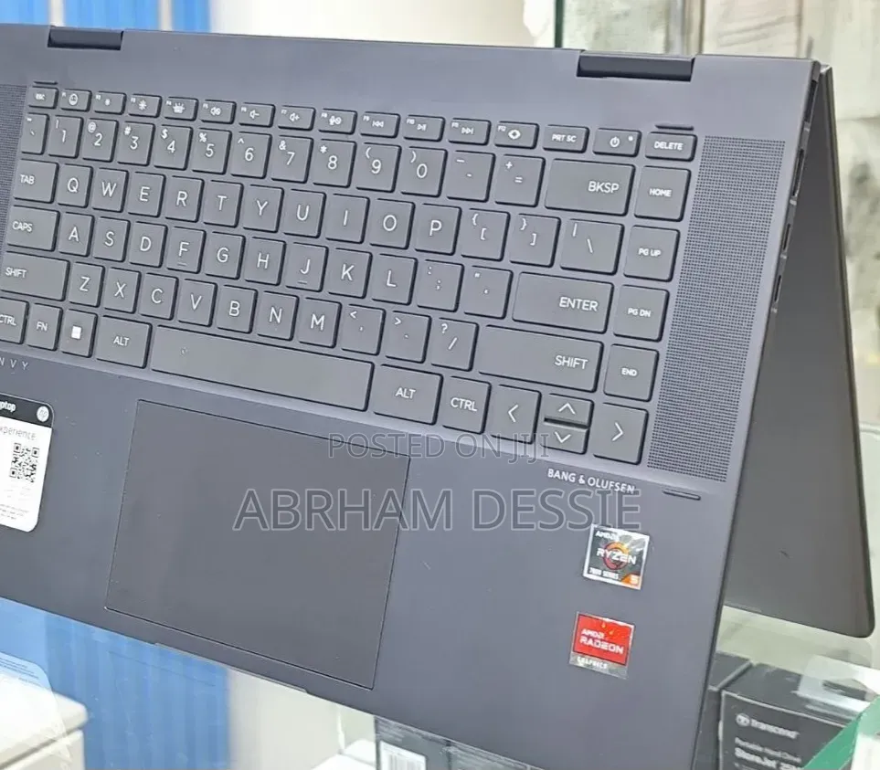 New Laptop HP Envy X360 8GB AMD Ryzen 5 SSD 256GB