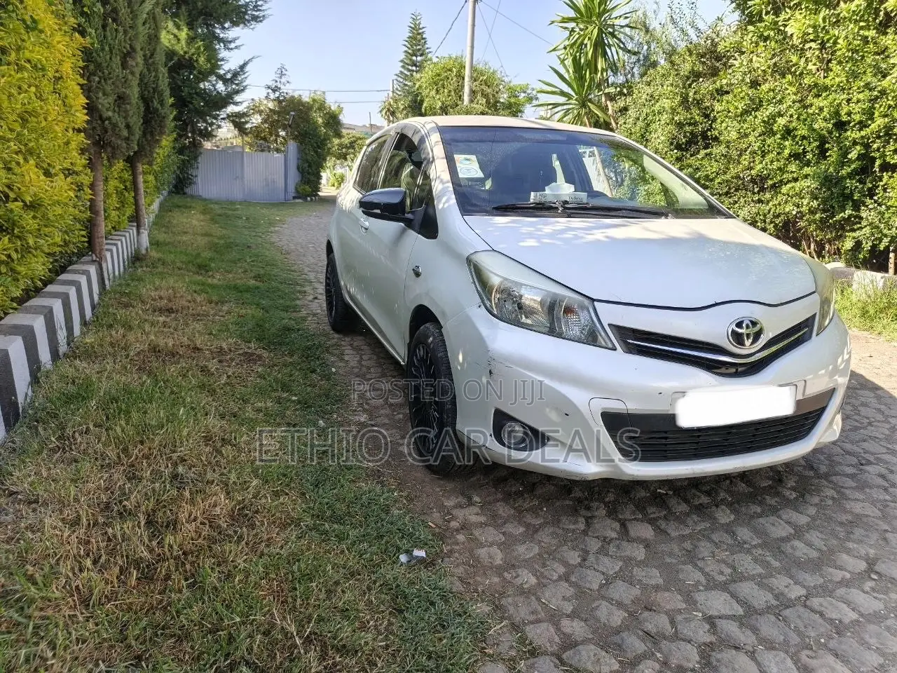 Toyota Yaris 2015 Silver