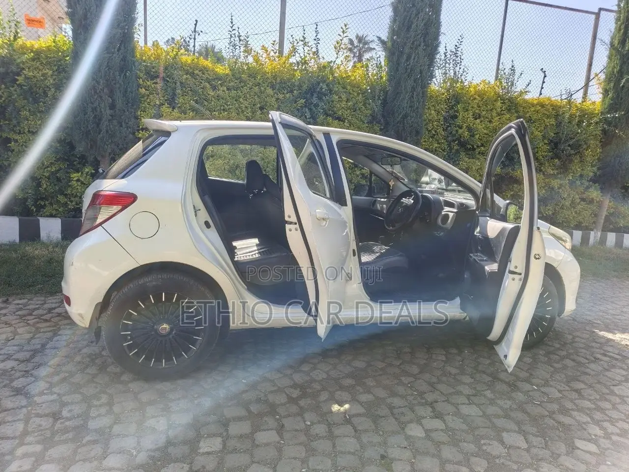 Toyota Yaris 2015 Silver