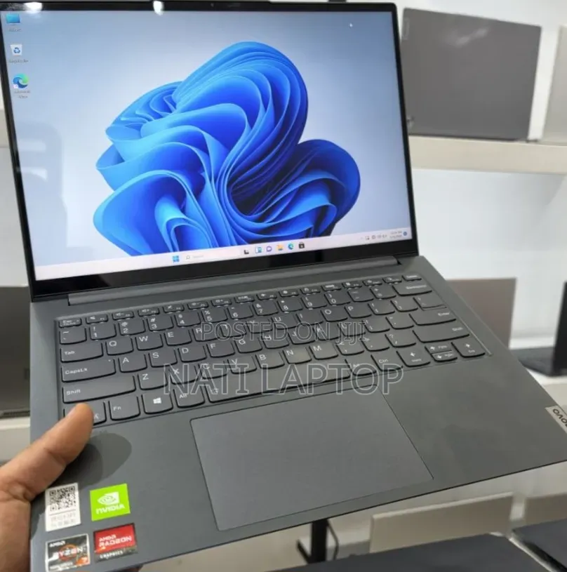New Laptop Lenovo 16GB AMD Ryzen 7 SSD 512GB