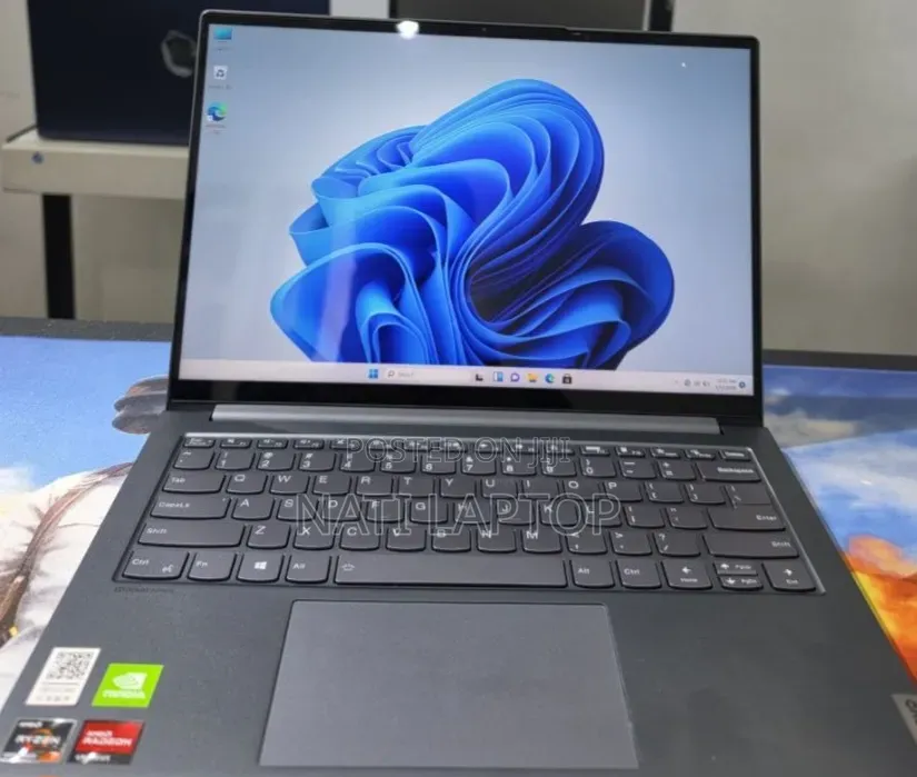 New Laptop Lenovo 16GB AMD Ryzen 7 SSD 512GB