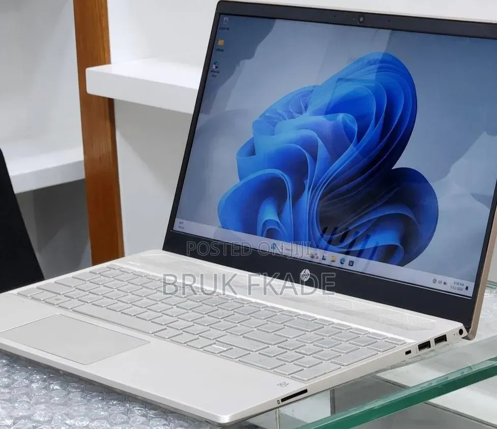 New Laptop HP Pavilion 15 8GB Intel Core i5 SSD 512GB