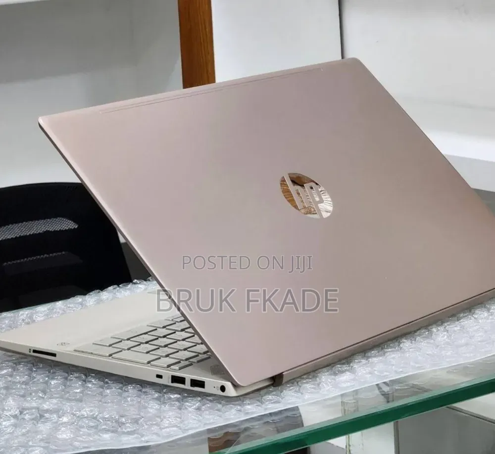 New Laptop HP Pavilion 15 8GB Intel Core i5 SSD 512GB