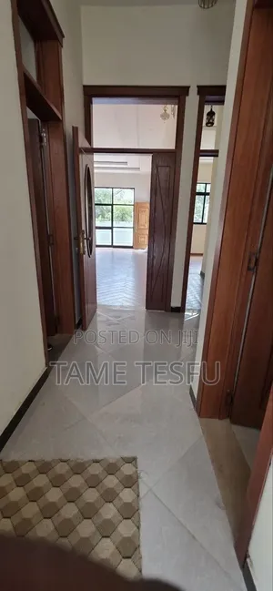 Furnished 3bdrm Villa in ሀያት, Bole for sale