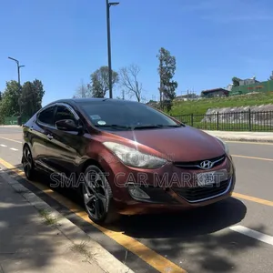 Hyundai Avante 2013 Burgundy