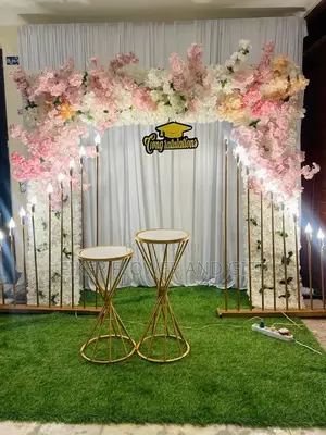 Simple Graduation Decor