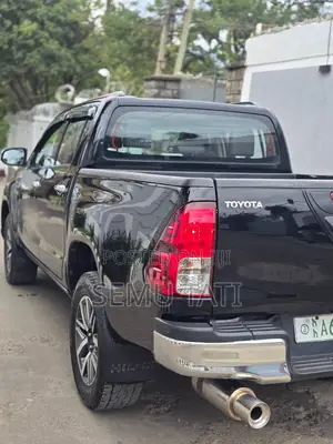 Toyota Hilux Revo Double Cab Deisel 2.4 AWD 2018 Black