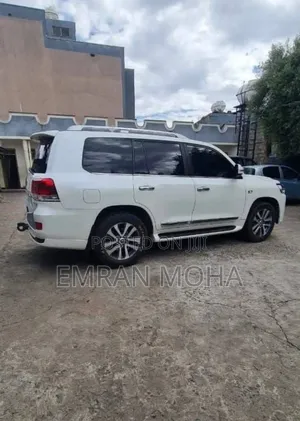Toyota Land Cruiser 2020 White