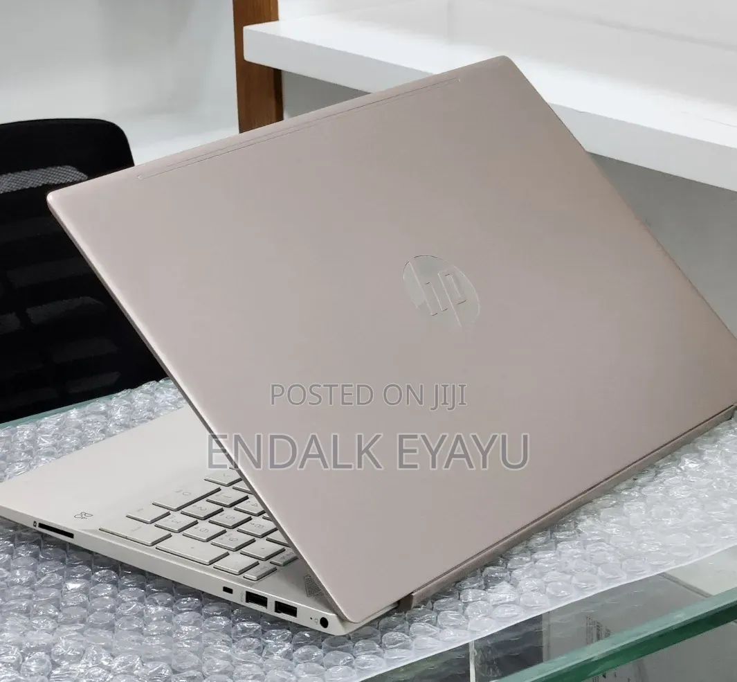 New Laptop HP Pavilion 15 8GB Intel Core i5 SSD 512GB