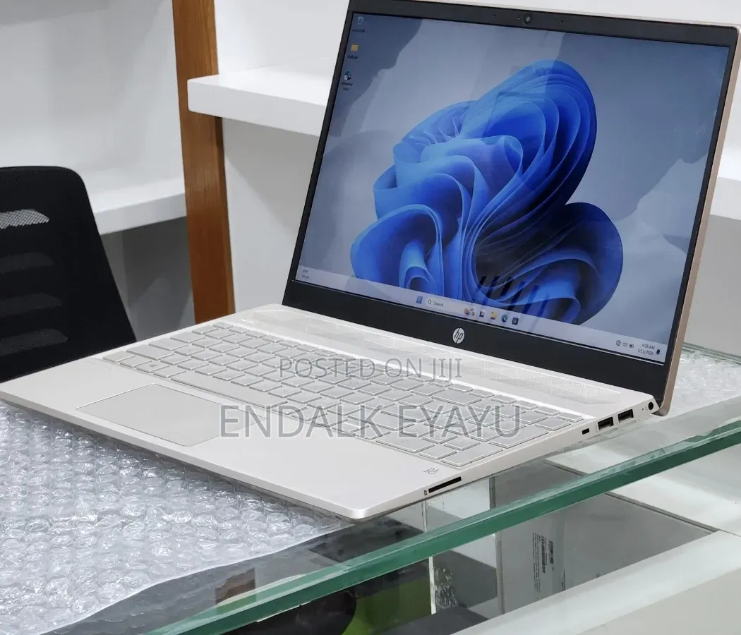 New Laptop HP Pavilion 15 8GB Intel Core i5 SSD 512GB