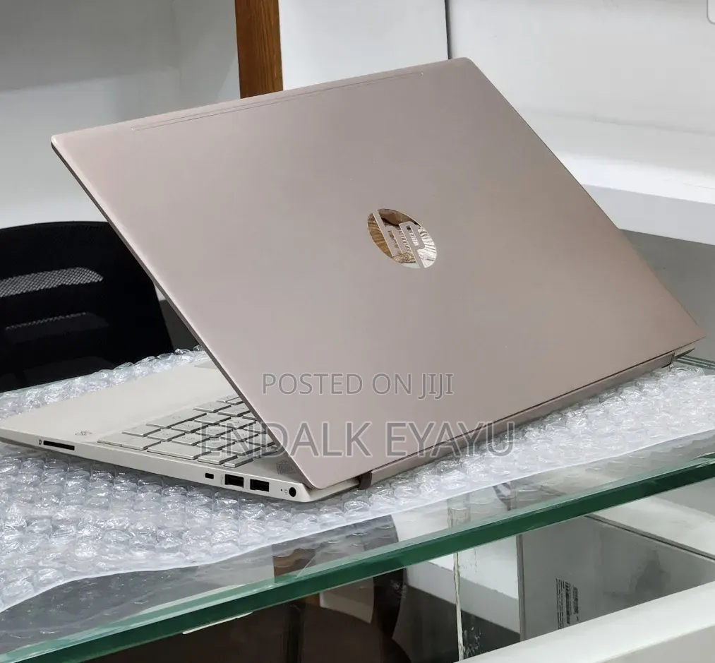New Laptop HP Pavilion 15 8GB Intel Core i5 SSD 512GB