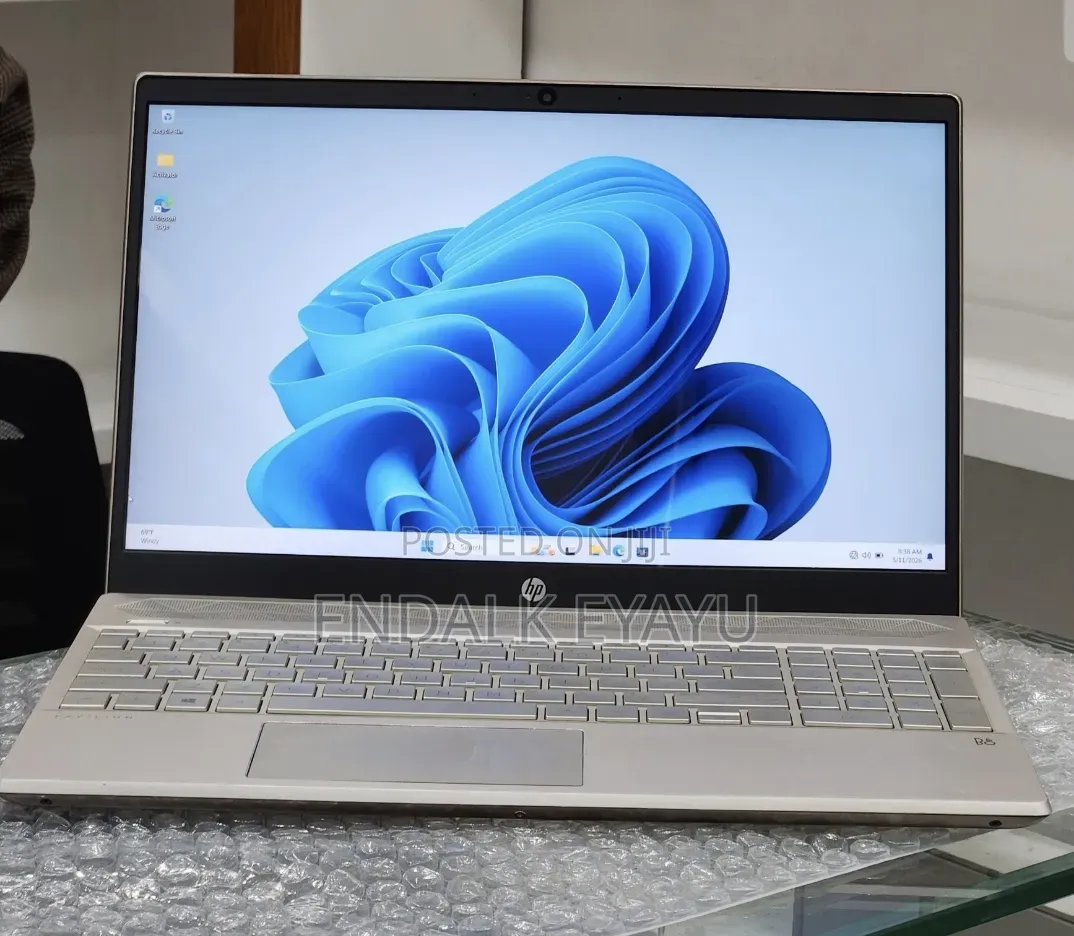 New Laptop HP Pavilion 15 8GB Intel Core i5 SSD 512GB
