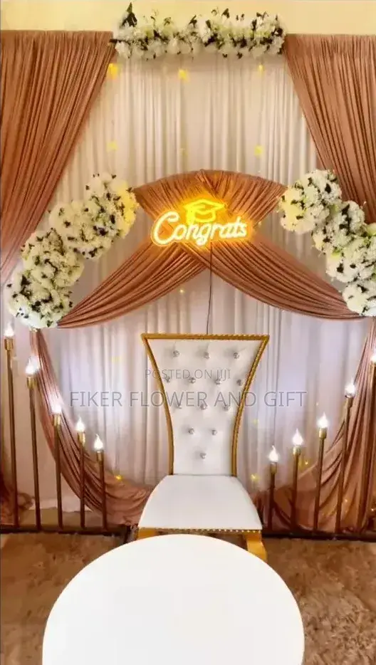 Simple Graduation Decor