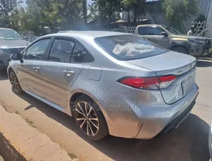Toyota Corolla 2022 Silver