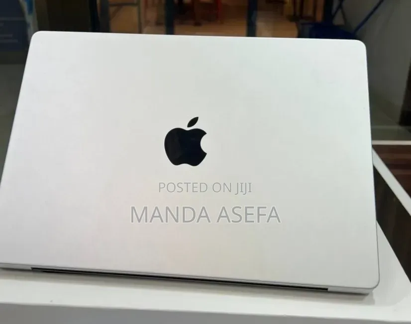 New Laptop Apple MacBook Air 2024 M3 15-inch 24GB Apple M3 SSD 512GB