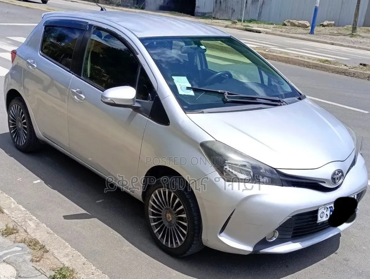Toyota Yaris 2015 Silver