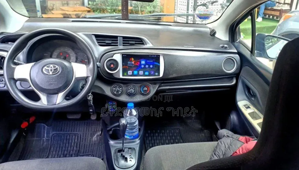 Toyota Yaris 2015 Silver