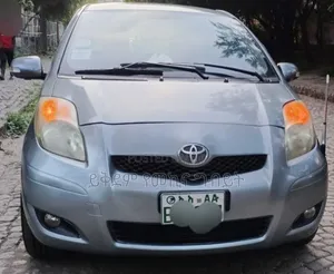 Toyota Yaris 2010 Silver