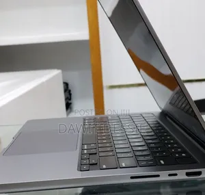 New Laptop Apple MacBook Pro M1 16GB Apple M1 Pro SSD 512GB