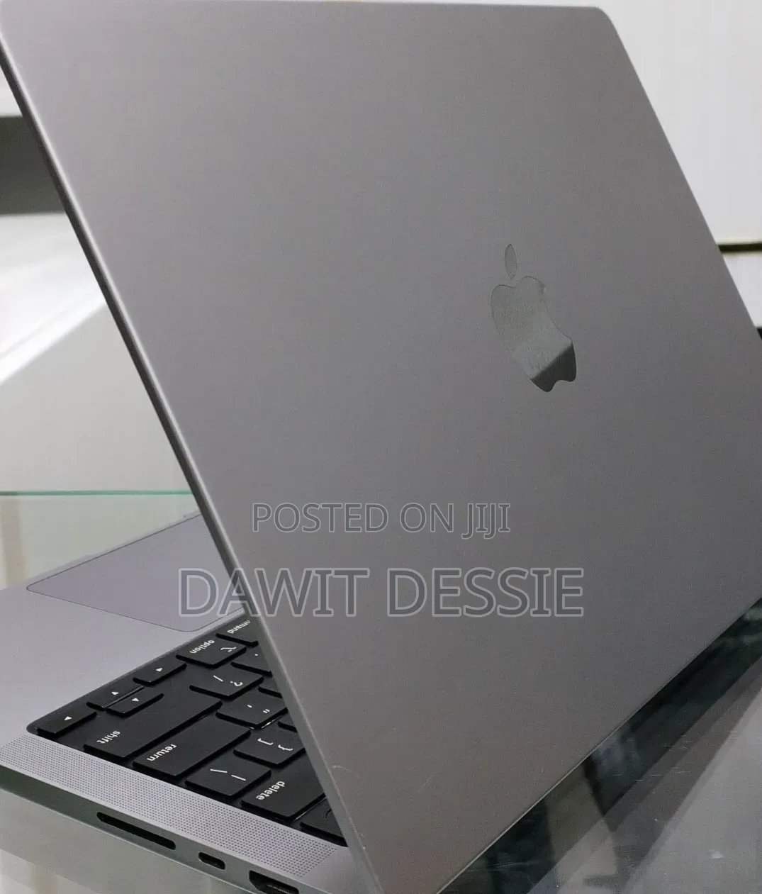 New Laptop Apple MacBook Pro M1 16GB Apple M1 Pro SSD 512GB