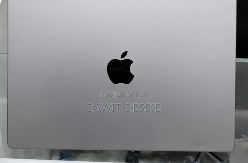 New Laptop Apple MacBook Pro M1 16GB Apple M1 Pro SSD 512GB