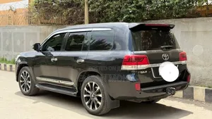 Toyota Land Cruiser 2011 Black