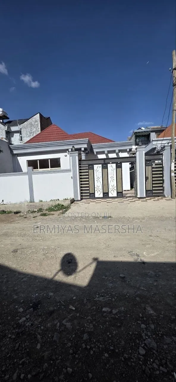 Furnished 3bdrm Villa in Yeka for sale
