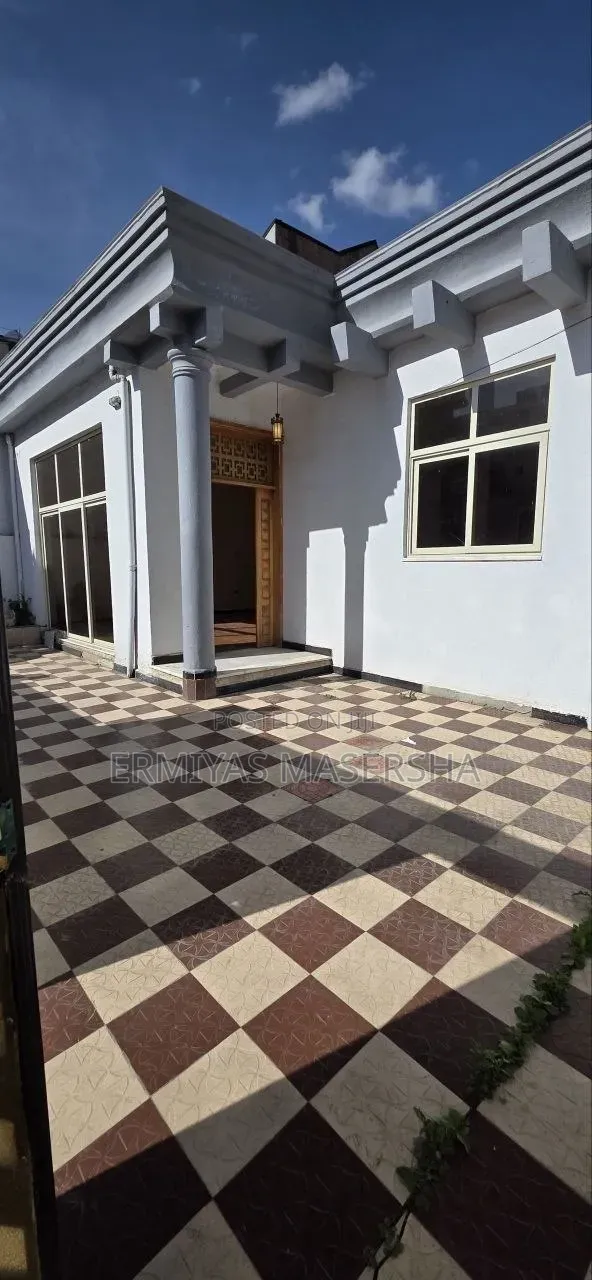 Furnished 3bdrm Villa in Yeka for sale