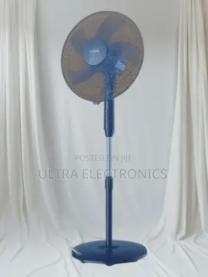 Fans Philips Series 600 Pedestal Fan in a Dark