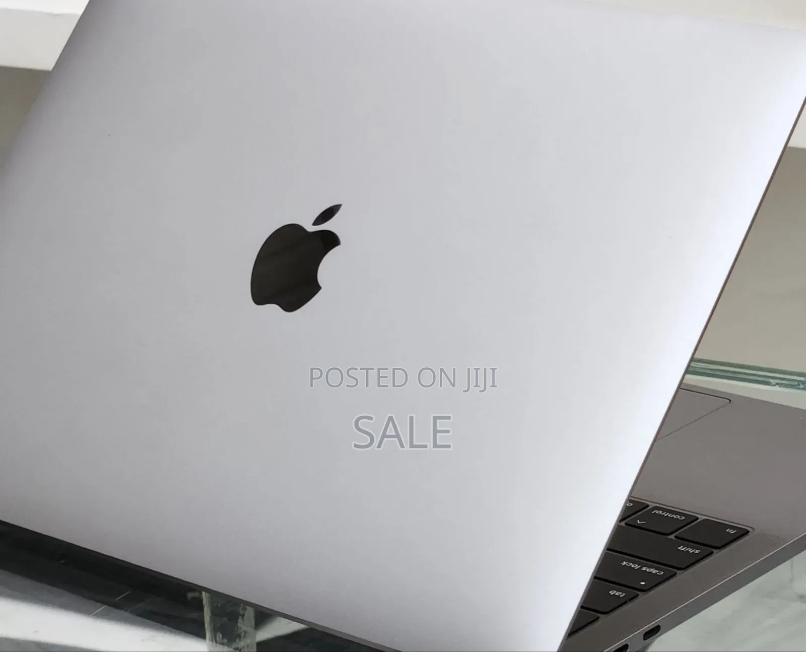 New Laptop Apple MacBook Pro 2019 16GB Intel Core i7 SSD 256GB