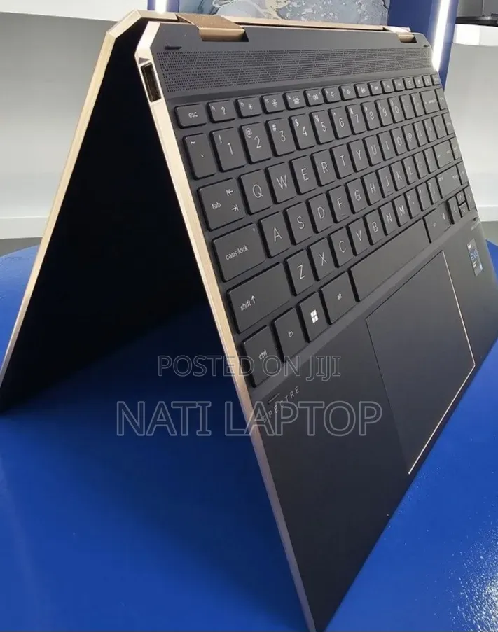 New Laptop HP Spectra 13 16GB Intel Core i7 SSD 512GB
