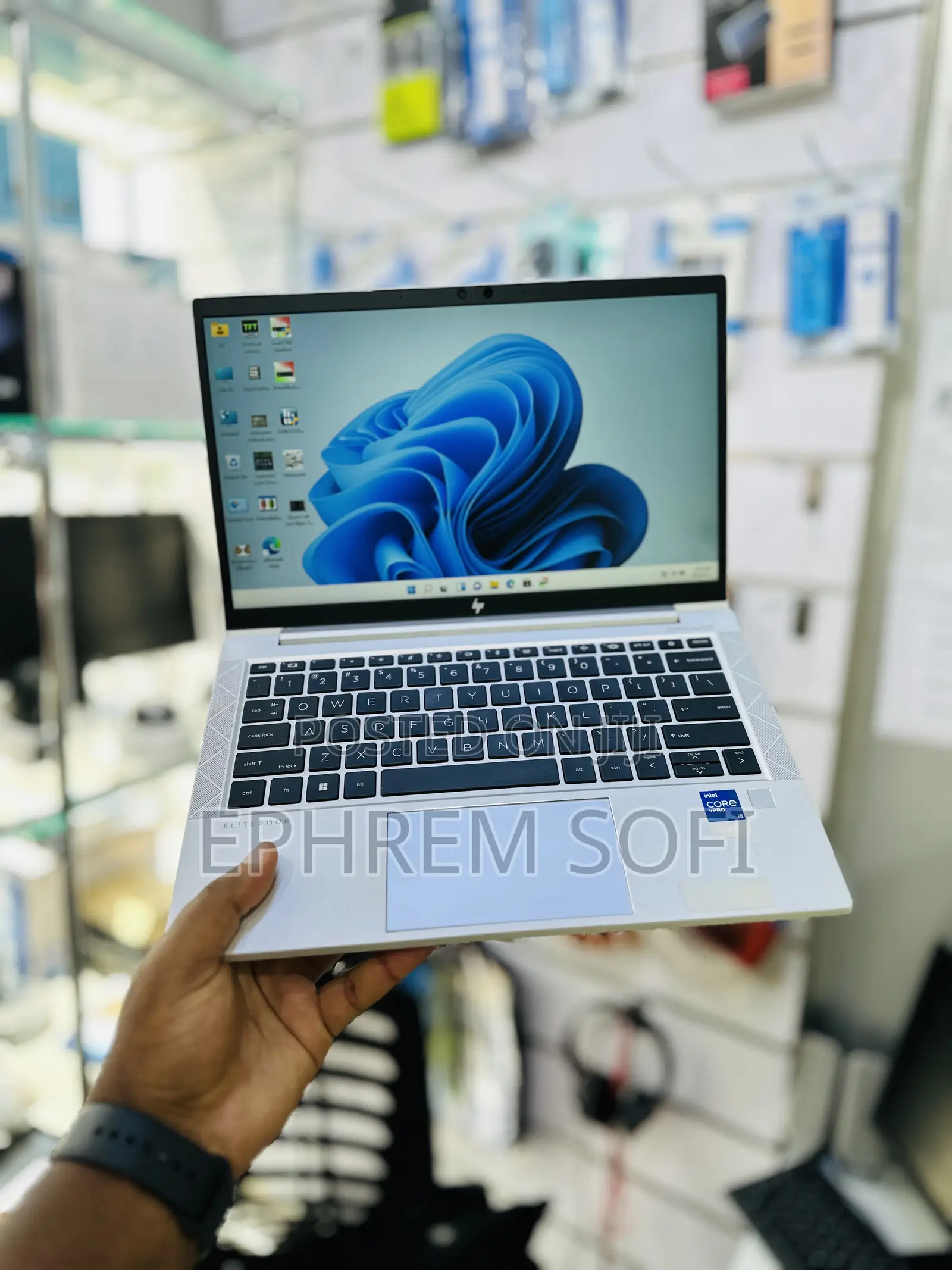 New Laptop HP EliteBook 830 8GB Intel Core i5 SSD 512GB