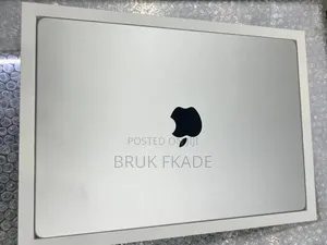 New Apple MacBook Air 2024 M3 15-inch 24GB Intel Core M3 SSD 512GB