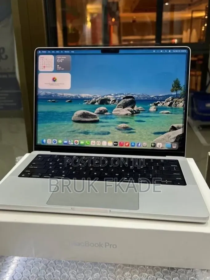 New Apple MacBook Air 2024 M3 15-inch 24GB Intel Core M3 SSD 512GB
