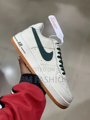 Essential Nike Air Force 1: Timeless Colorway