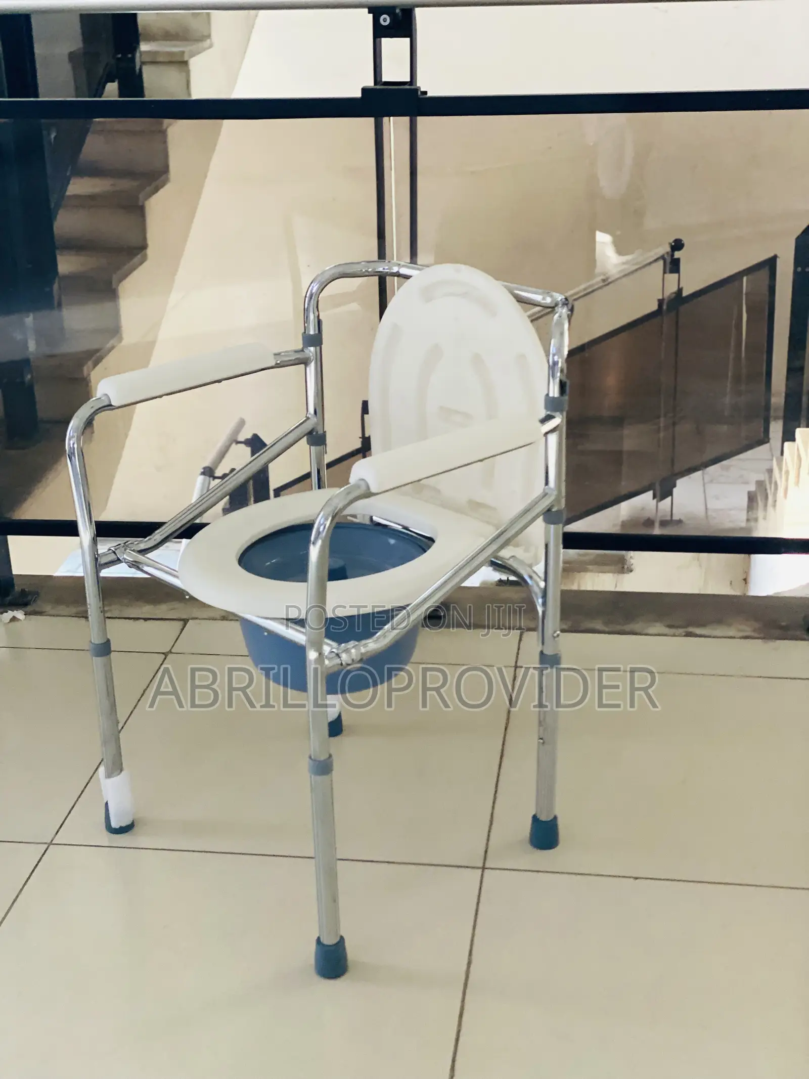 Folding Mobile Commode Chair Toilet Bucket Bathroom Safety